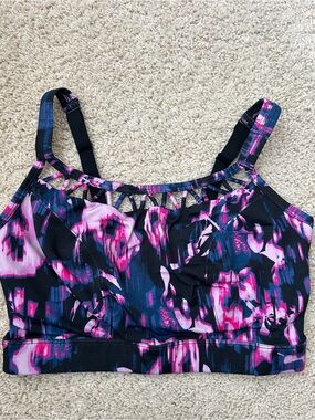 Livi Active sports bra size 18